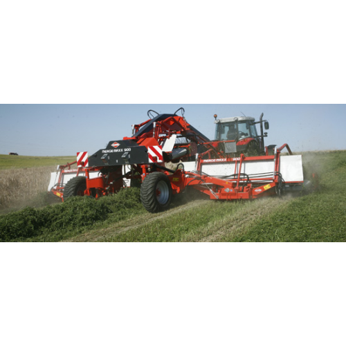 Shrnovač sena a píce KUHN MERGE-MAXX 900