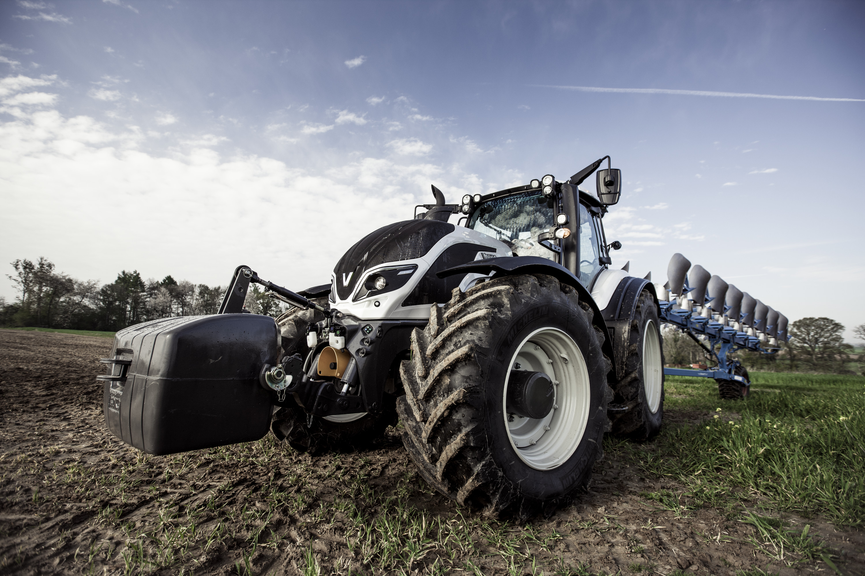 Široká nabídka traktorů - AGROCENTRUM ZS